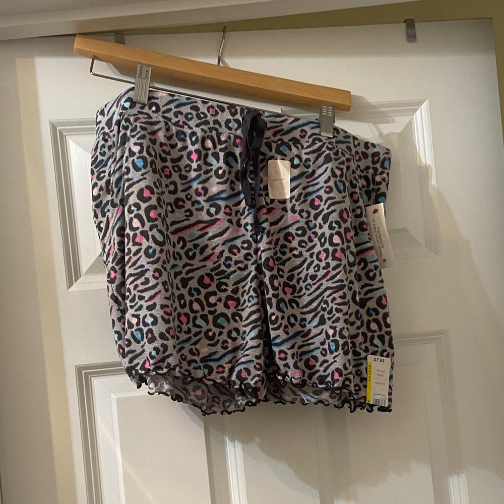 🧡 Women’s ‘Secret Treasures’ pajama/lounge animal print shorts